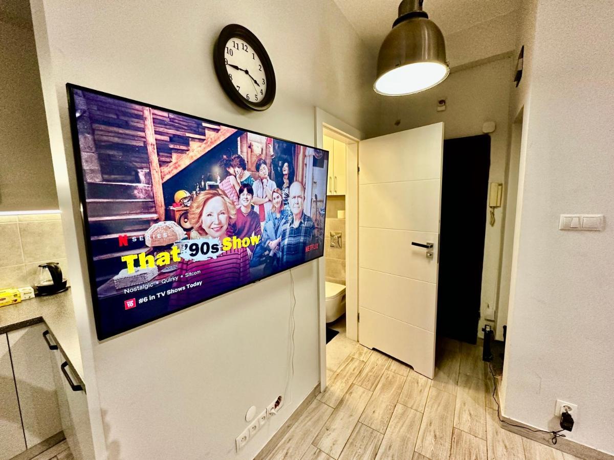 Super Forum 2 Metro Fast Wifi Netflix, Hbo, Appletv Varsóvia Exterior foto
